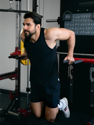 Entrenamiento funcional en gimnasio