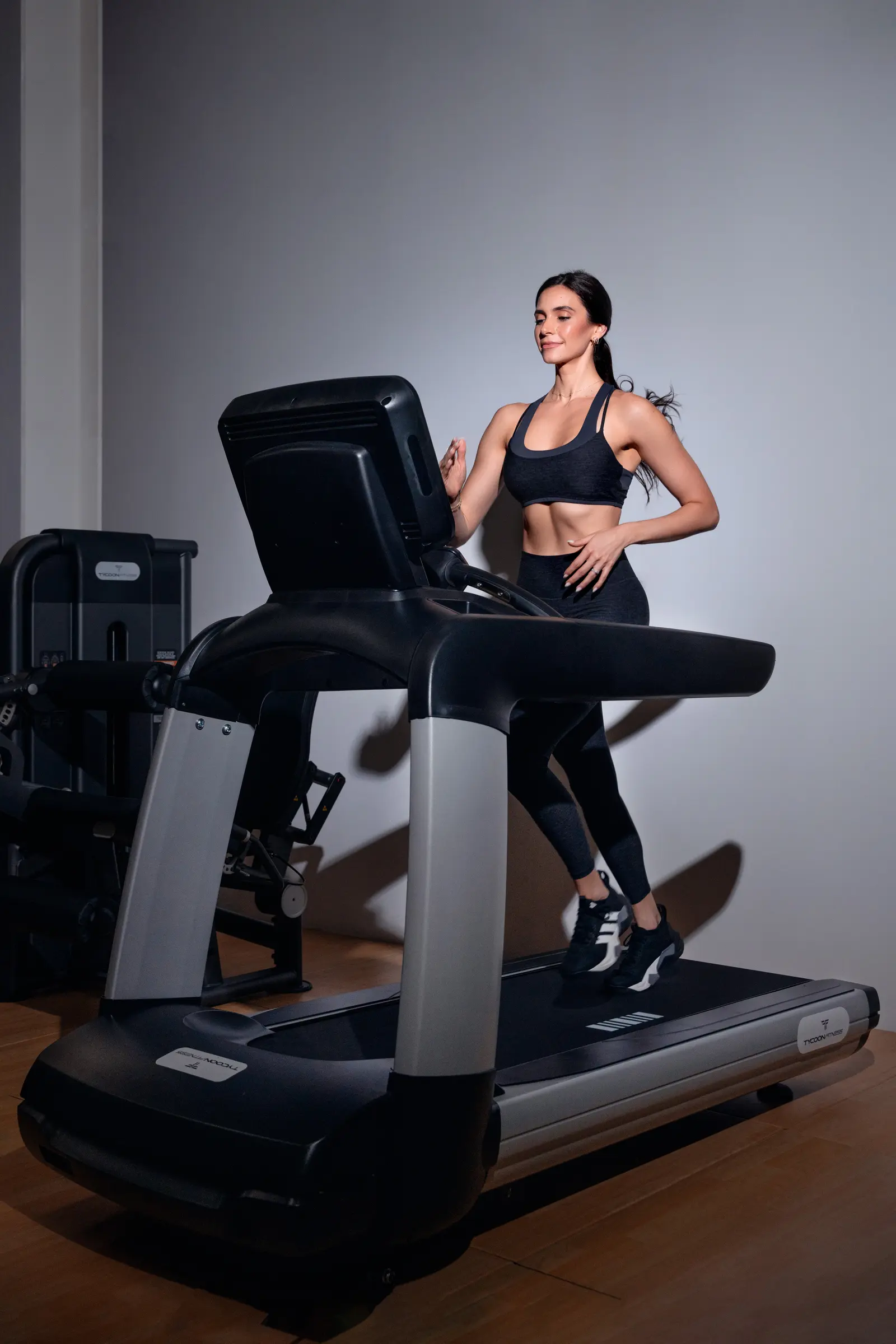 Equipamiento cardiovascular para un gimnasio de hotel